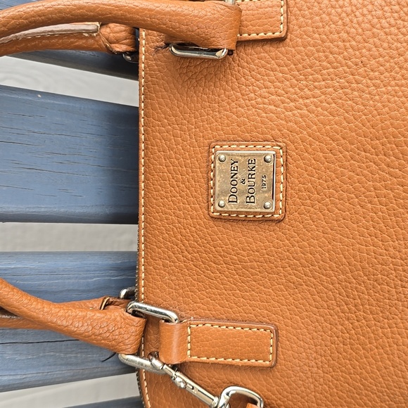 Dooney & Bourke Tan Leather Satchel/Crossbody Bag 13x10x5 Great Condition! - Picture 4 of 16